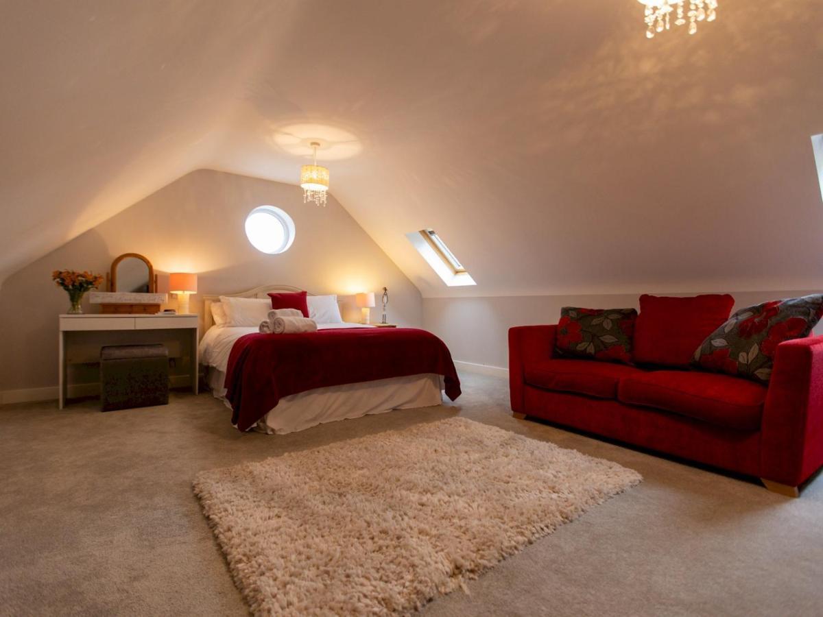 Pass The Keys Superb Space In The Idyllic Village Of Loppington シュルーズベリー エクステリア 写真