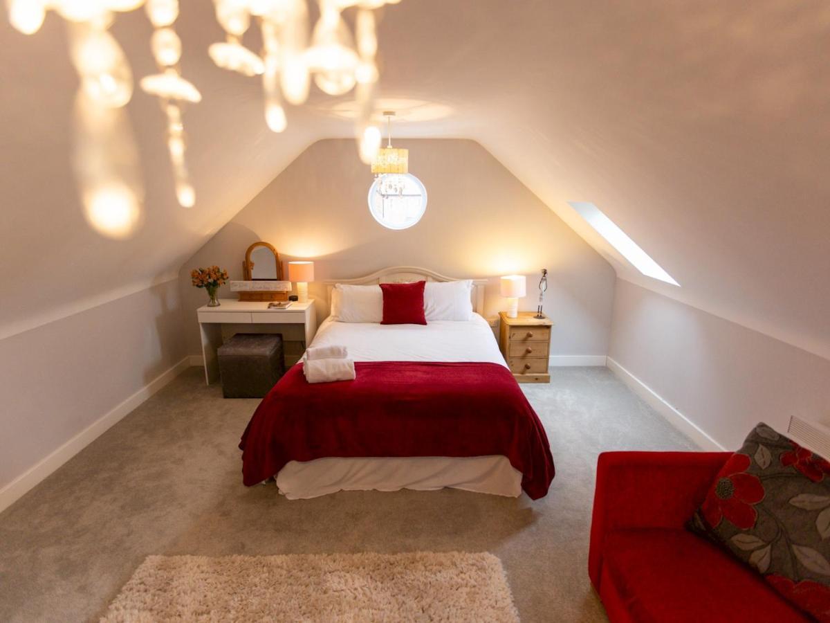 Pass The Keys Superb Space In The Idyllic Village Of Loppington シュルーズベリー エクステリア 写真