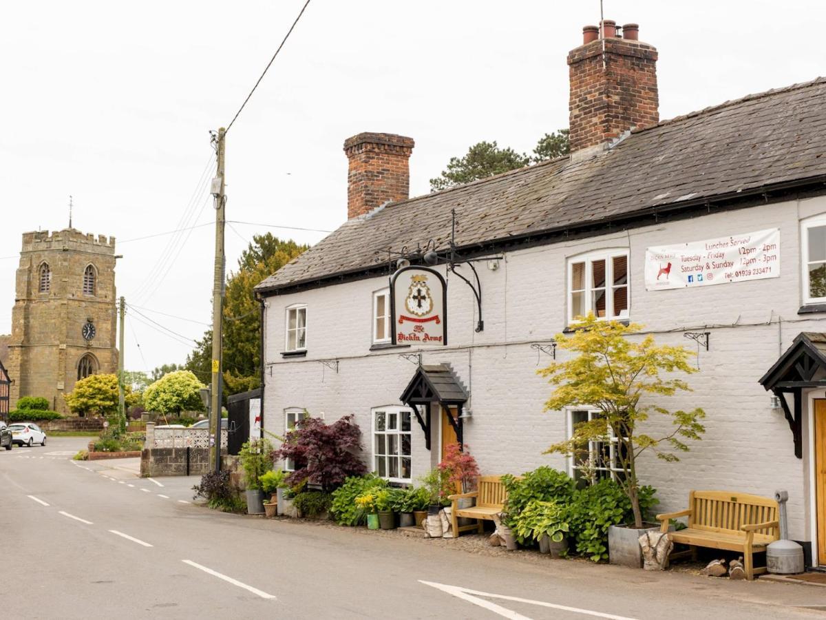 Pass The Keys Superb Space In The Idyllic Village Of Loppington シュルーズベリー エクステリア 写真